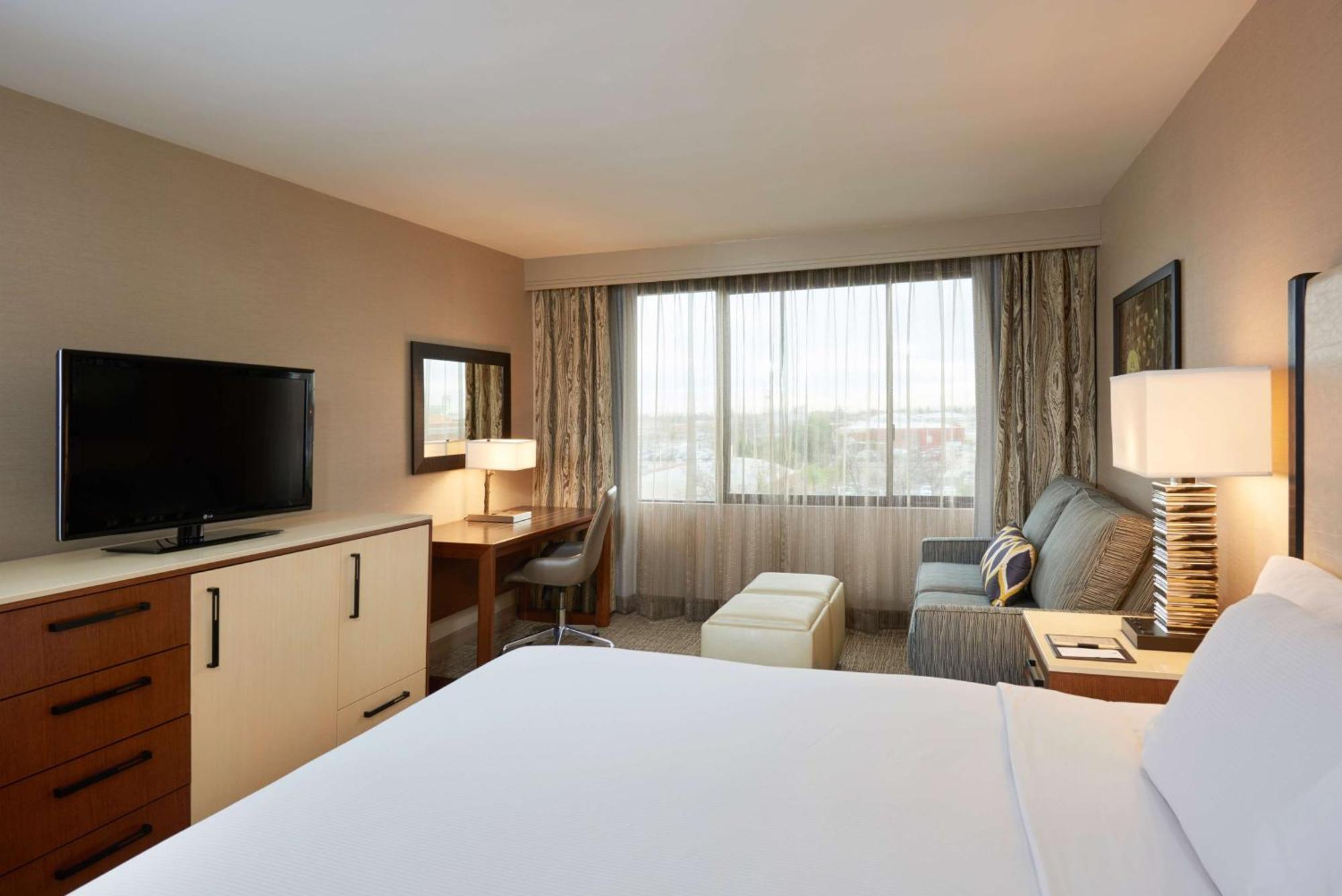 Doubletree By Hilton Convention Center Hotel 4*
