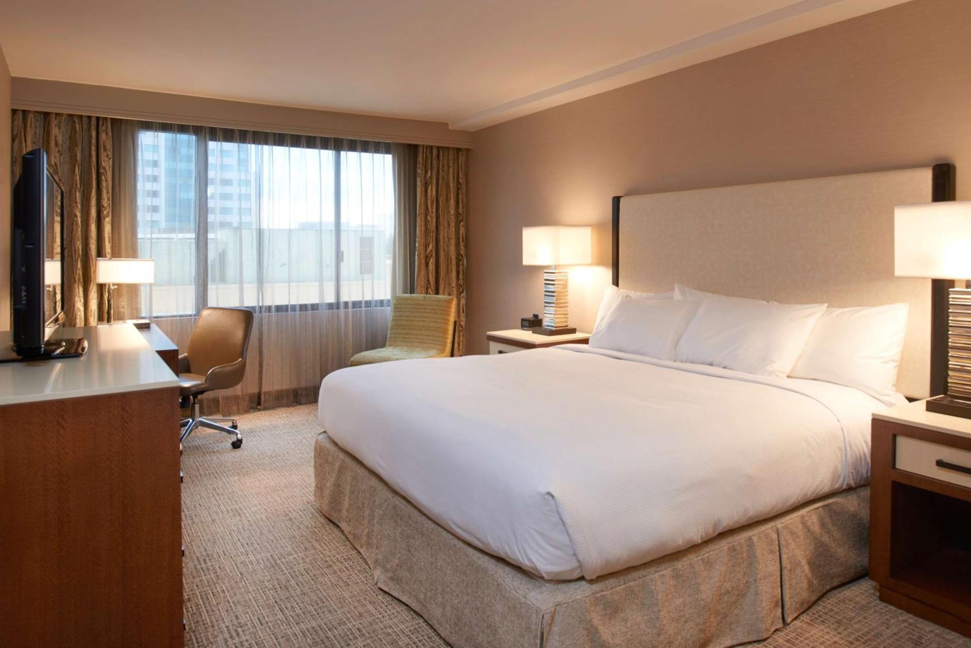 Doubletree By Hilton Convention Center Hotel Fresno