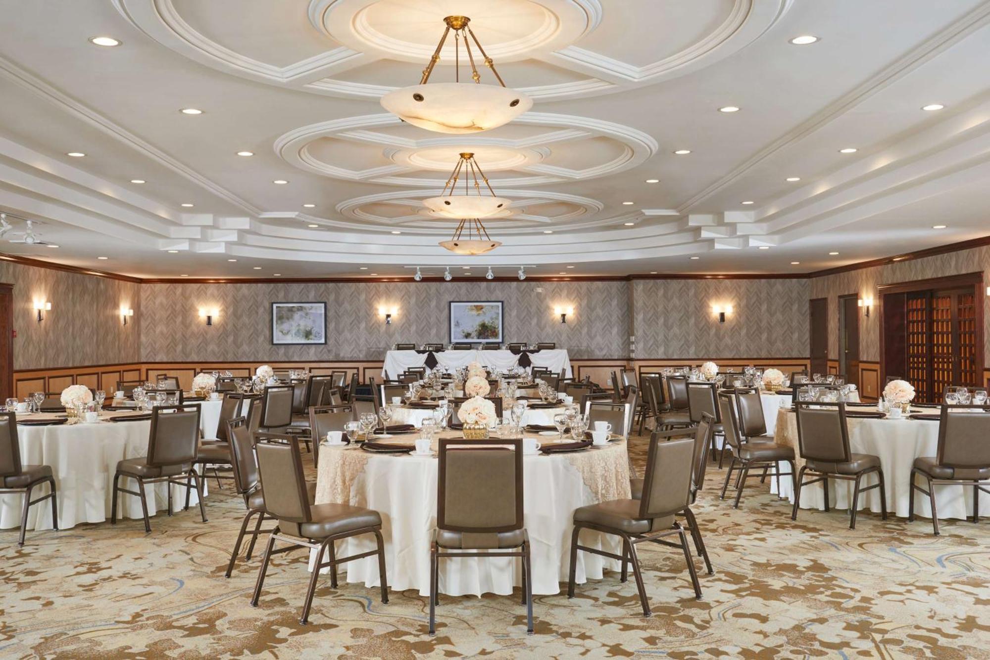 Doubletree By Hilton Convention Center