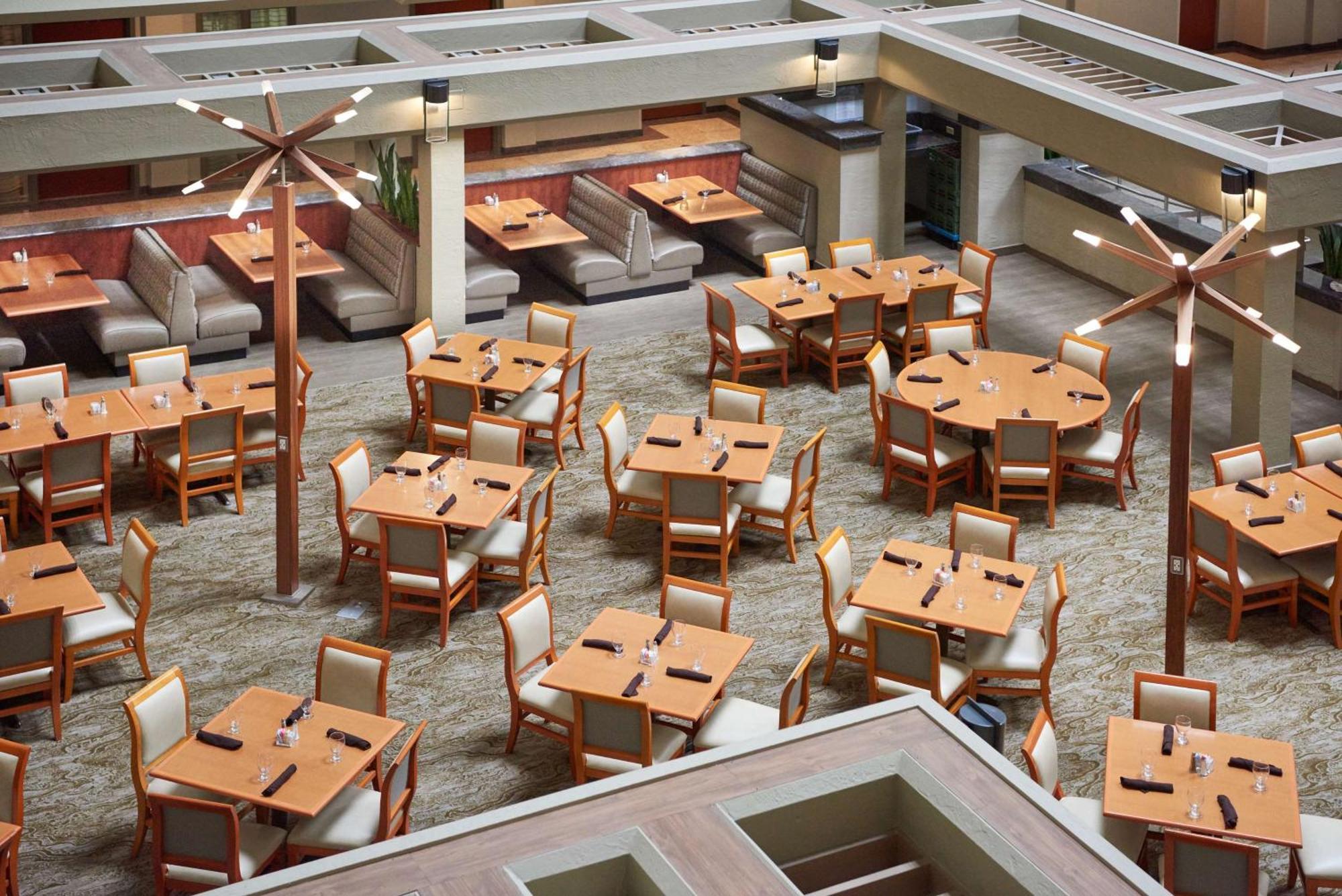 Hotel Doubletree By Hilton Convention Center 4*